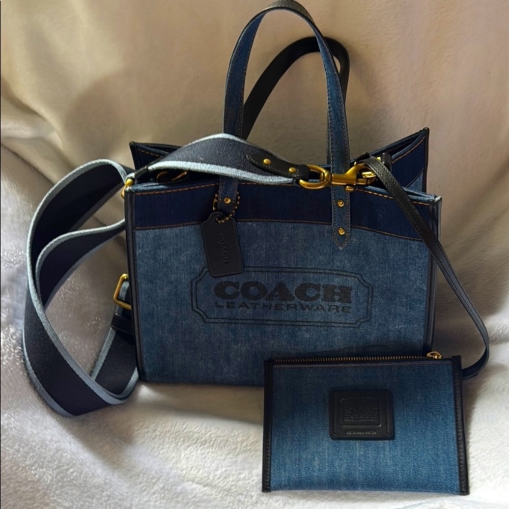 ❤️Coach Blue Denim Field Tote with Leather trim